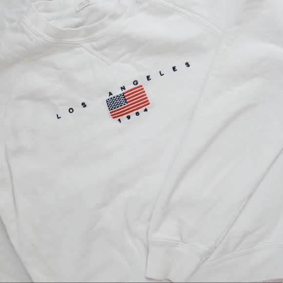 brandy Melville crewneck ! - Picture 3 of 3